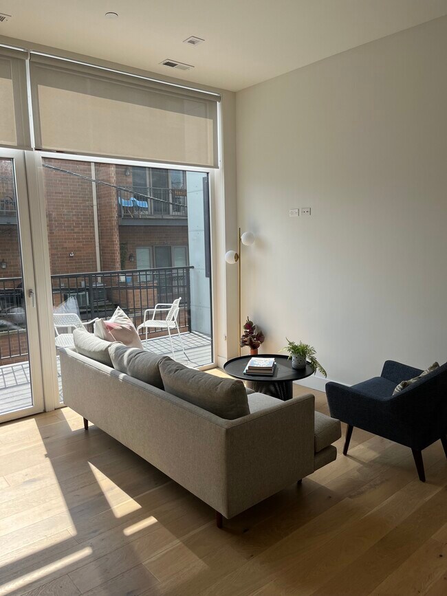 Building Photo - The Monark