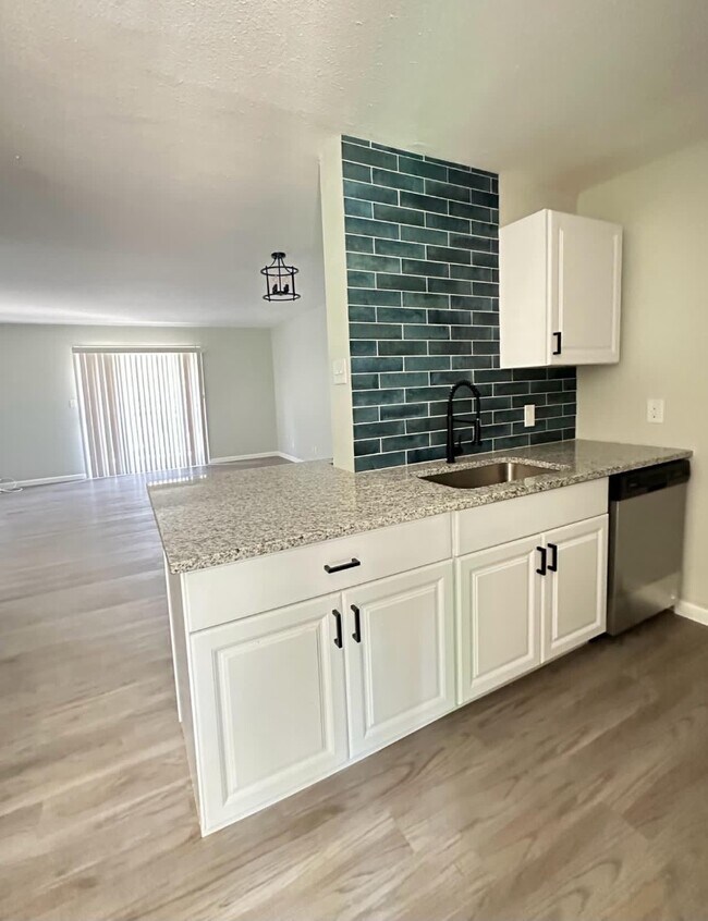 Foto del edificio - 1101 Arrowhead Dr