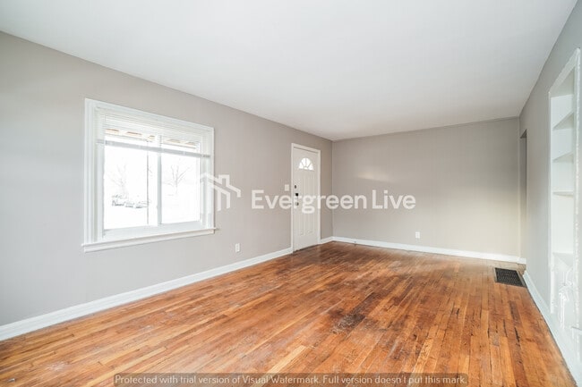 Building Photo - 2175 Delavan Dr