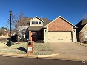 Building Photo - 3624 Oakridge Cir