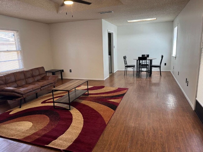 Building Photo - Bedroom Available. ALL BILLS PAID. FURNISHED