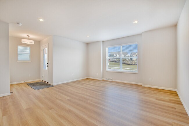 Foto del edificio - 671 Hillcrest Dr