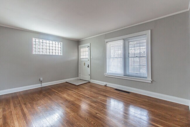 Building Photo - 7729-31 Gissler Ave