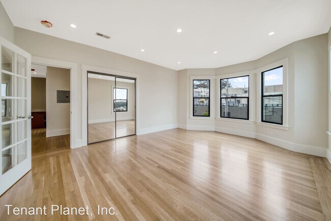 Foto del edificio - 2 br, 2 bath House - 2407 25th ave