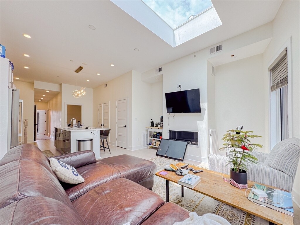 Foto principal - 231 Maverick St