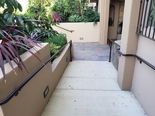 Building Photo - 2 bedroom in Toluca Lake CA