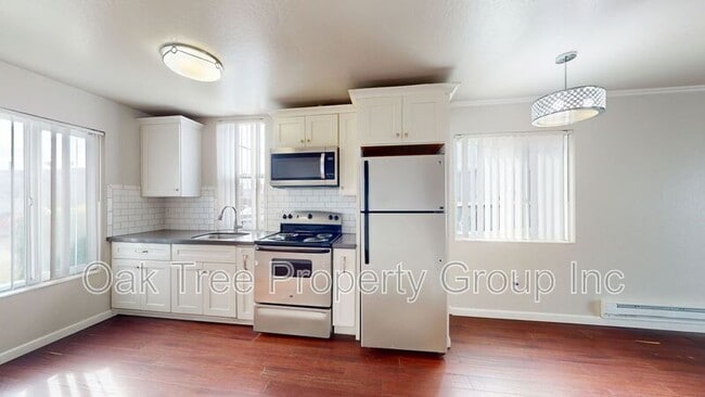 Building Photo - 2371 Downer Ave