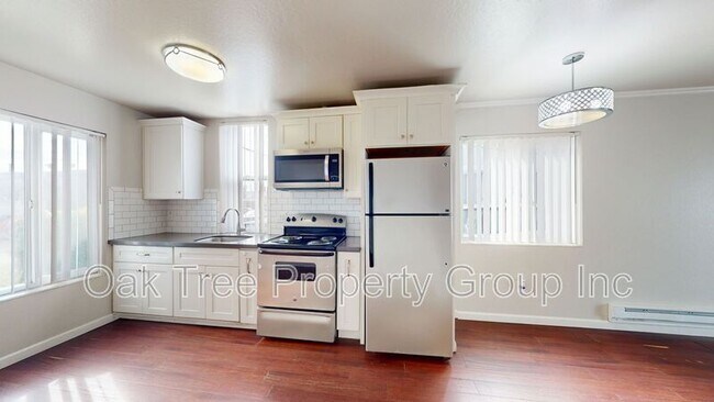 Foto del edificio - 2371 Downer Ave