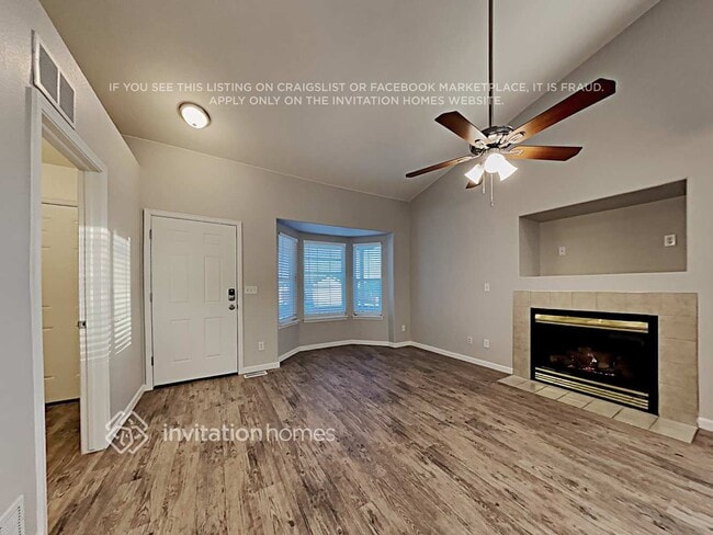 Foto del edificio - 8327 Firethorn Dr