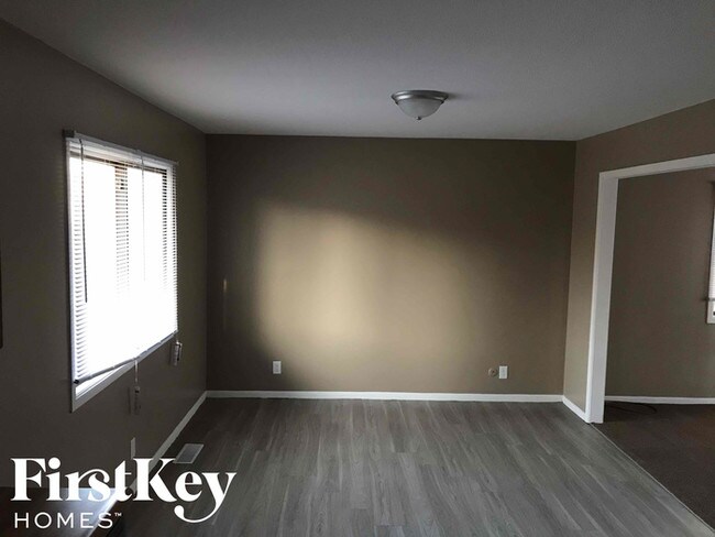 Foto del edificio - 5255 Roxbury Rd