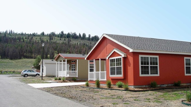 Building Photo - Swan Meadow