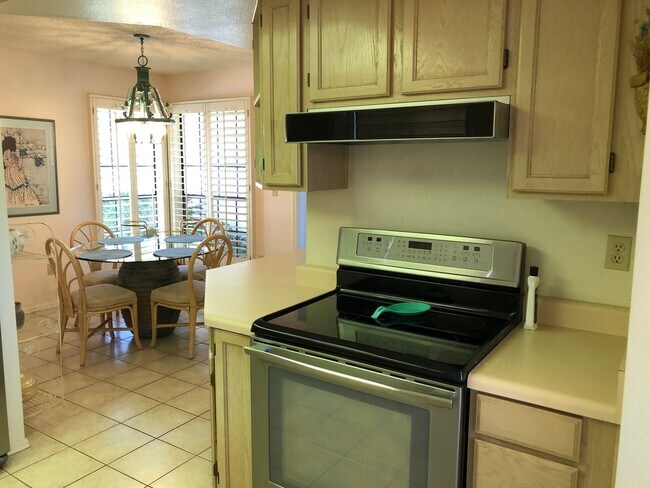 Building Photo - Amazing Golf Course Home in 45+ Active Adu...