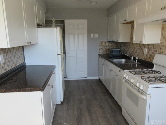 Building Photo - 1601 Raspberry Ct