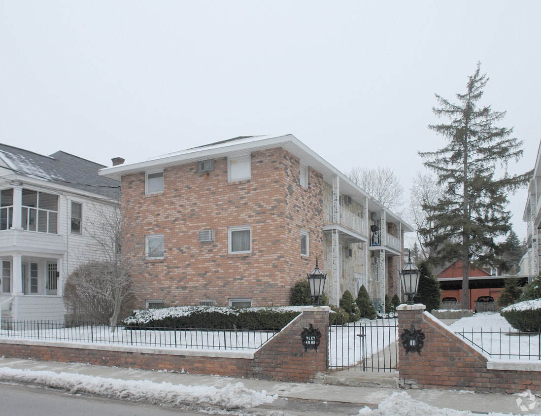 Building Photo - 68 Vley Rd