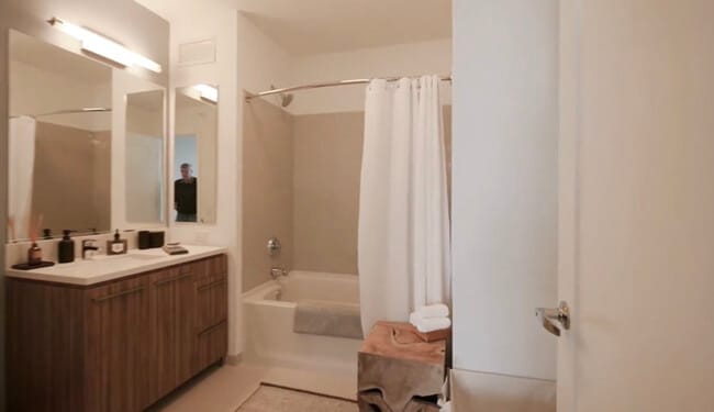 Photo - 341 W Kinzie St Apartment