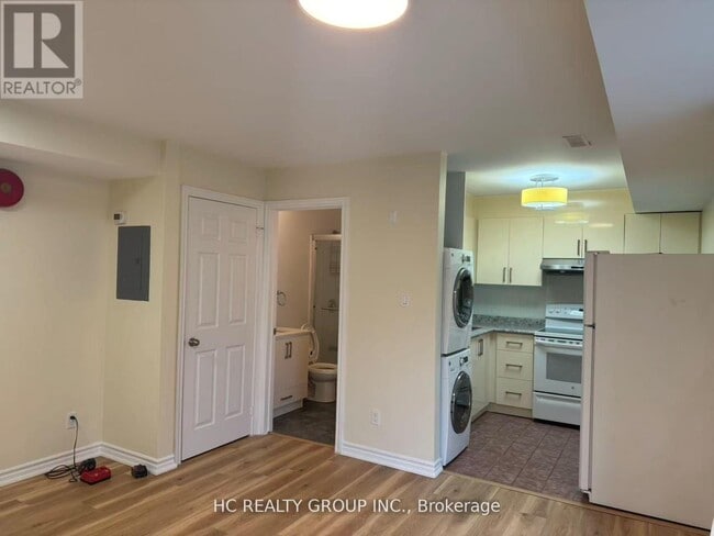 Photo du bâtiment - 1606 Queen St E