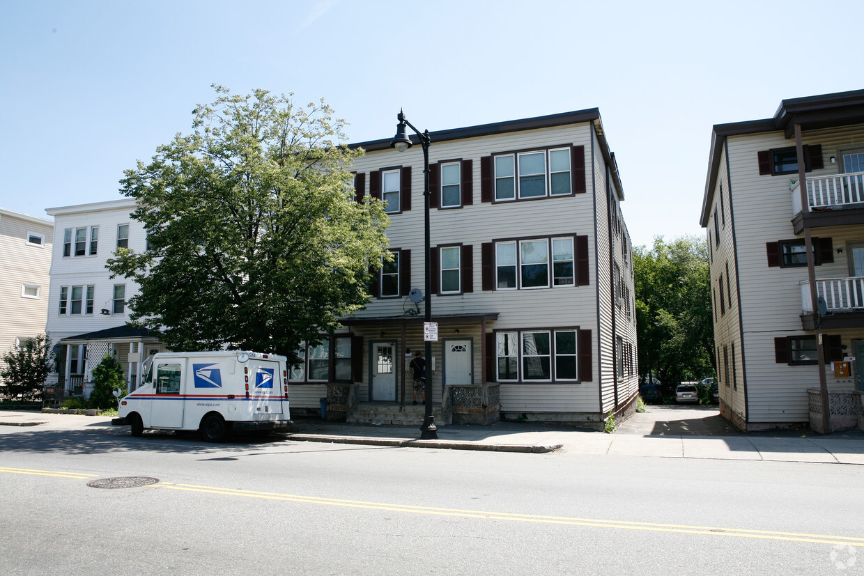 Foto principal - 920-922 Hyde Park Ave