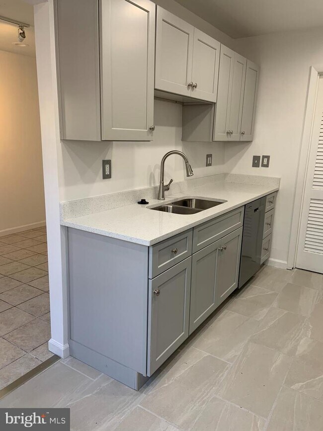 Foto del edificio - 2903 Pheasant Ln