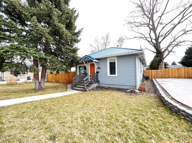 Building Photo - 4723 W Irving St