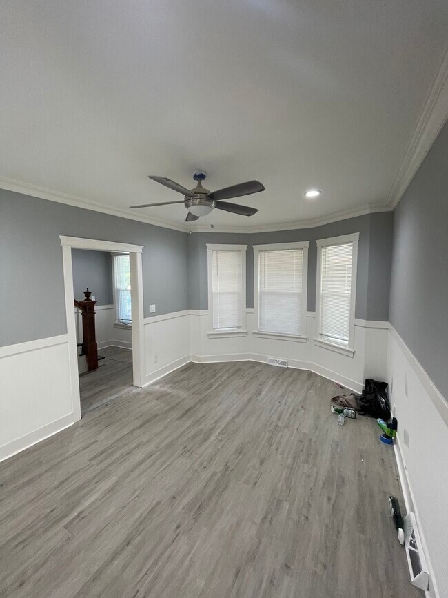 Building Photo - 9332 S Luella Ave