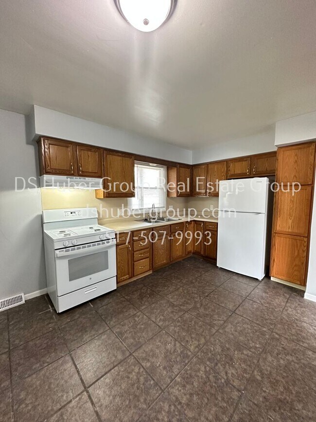 Foto del edificio - 4711 Bristol Lansing, MI48910