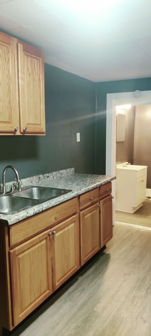 Foto del edificio - 205 E College St