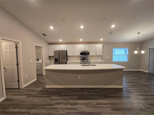 Foto del edificio - 1352 Mountain Flower Ln