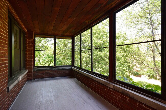 Foto del edificio - 1505 Maple Ave