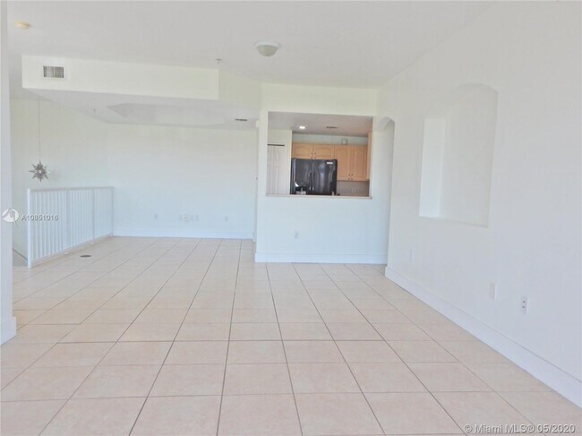 Foto del edificio - 6670 NW 114th Ave