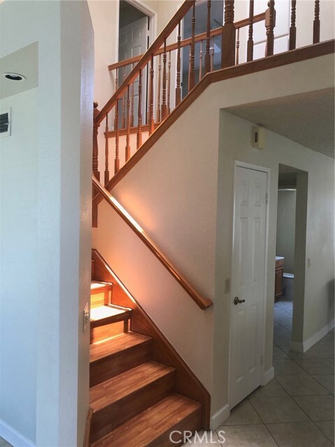 Building Photo - 1730 Stratford Cir