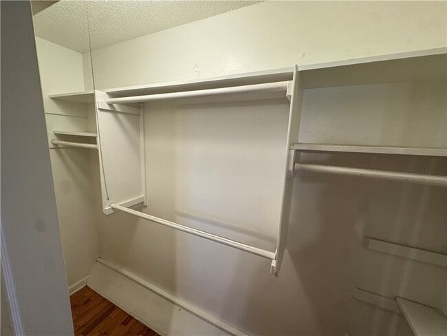 Foto del edificio - 718 E Debra Dr