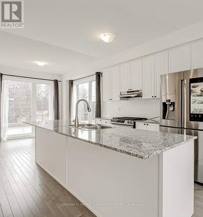 Building Photo - 2493 Littlefield Cres