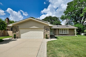 Building Photo - 2360 N Drury Ln
