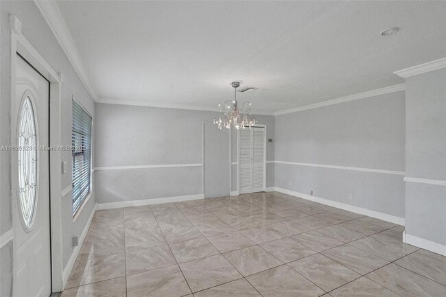 Building Photo - 865 Fairway Dr