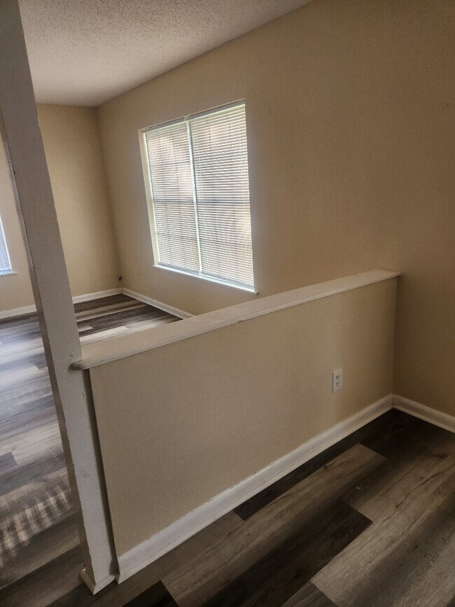 Building Photo - 5415 E Shore Dr