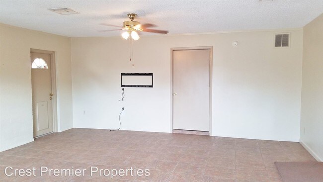 Building Photo - 1150 W Emelita Ave