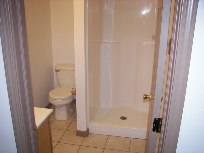bathroom down stairs - 1487 Bank St