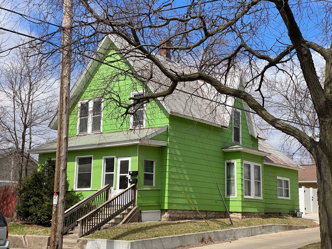 Primary Photo - 615 Market St