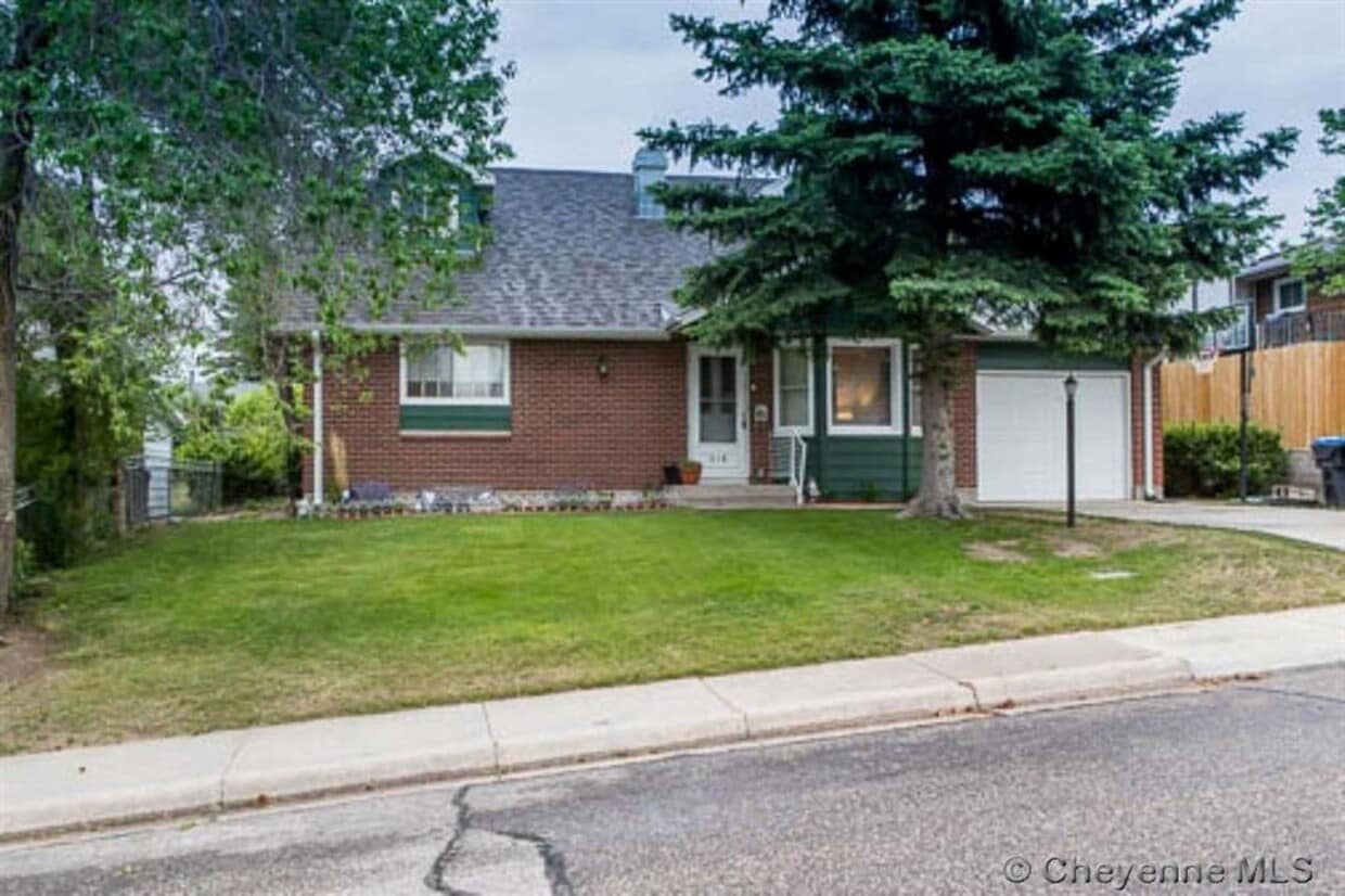 Primary Photo - 518 Montclair Dr
