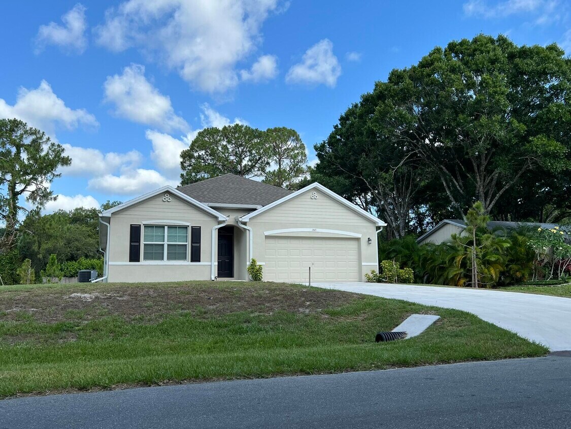 Foto principal - 1571 Clearbrook St