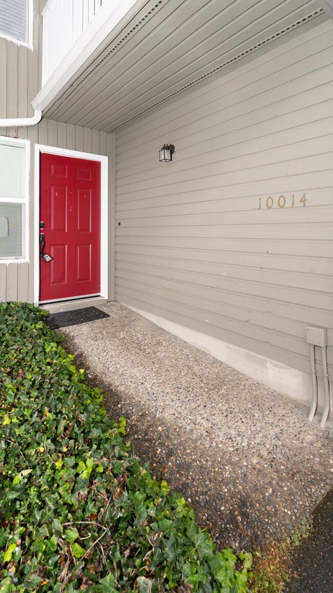 Building Photo - 2 bedroom in Kirkland WA 98034