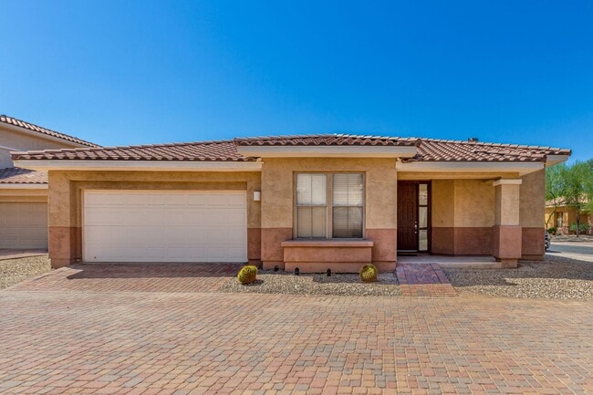 Building Photo - 13569 W Cypress St