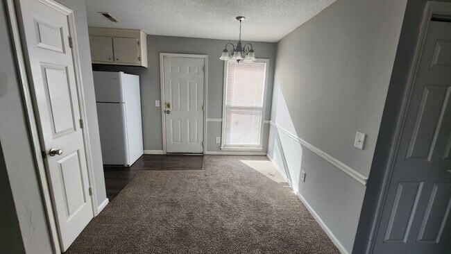 Foto del edificio - 4424 Bonnell Dr NW