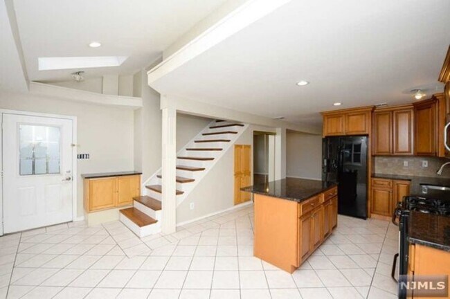 Foto del edificio - 166 Boonton Turnpike