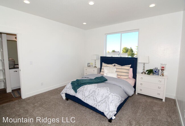 Building Photo - 3 br, 2 bath House - 50 W 960 S