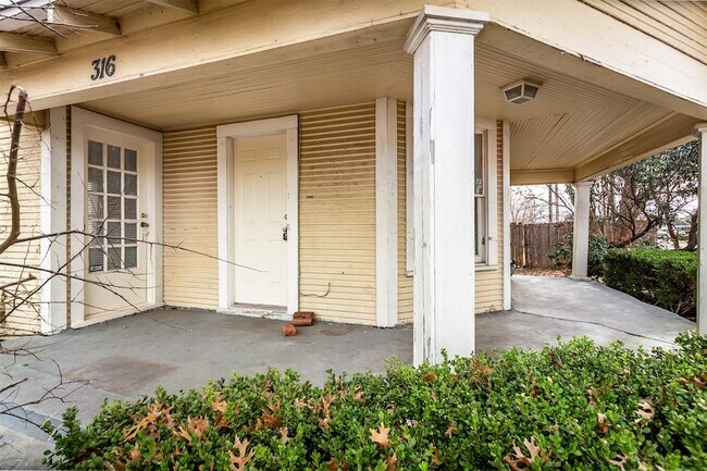 Foto del edificio - 316 W Avenue A