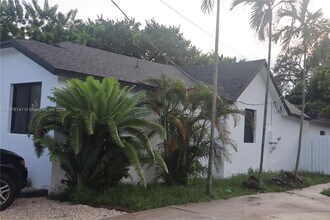 Building Photo - 1212 N 22nd Ave