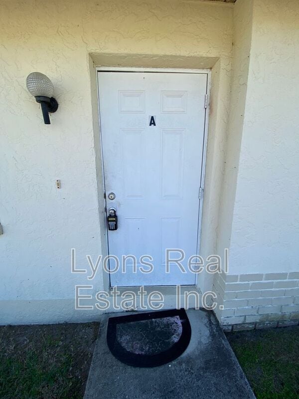 Building Photo - 801 SE 5th Ave