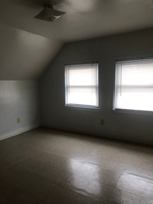 Building Photo - 200 Hall Ave