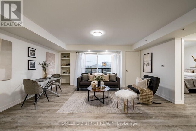Photo du bâtiment - 976 Simcoe St N